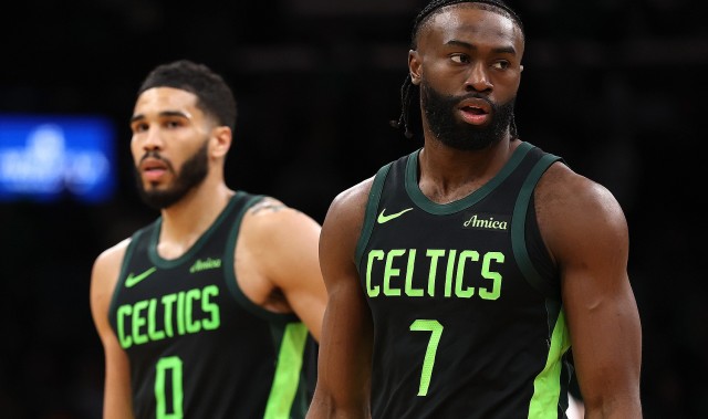 开云平台-谁更好？路威：杰伦-布朗胜过乔治、米切尔、哈登、小卡、塔图姆