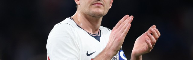 开云app-主场0-1负日本！英格兰球迷炸锅：历史级耻辱 数万人狂嘘