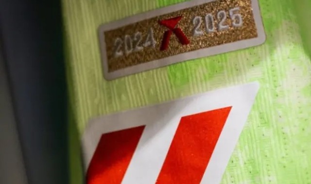 西甲推出冠军徽章设计 巴萨卫冕战袍右袖将绣荣耀标志