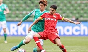 开云平台-阿媒：皇马&amp;曼城有意帕拉西奥斯 巴萨有意阿尔瓦雷斯